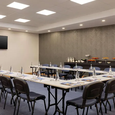 ホテル Tryp By Wyndham Atasehir 3*