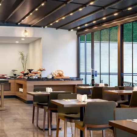 Tryp By Wyndham Atasehir Hotel 3*