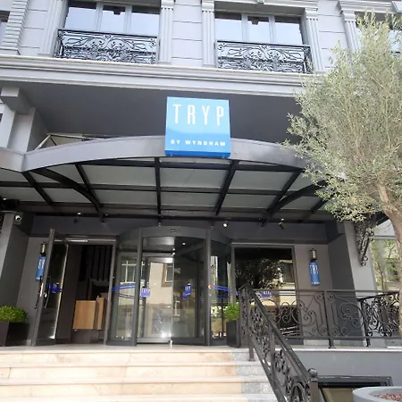 Tryp By Wyndham Atasehir מלון 3*